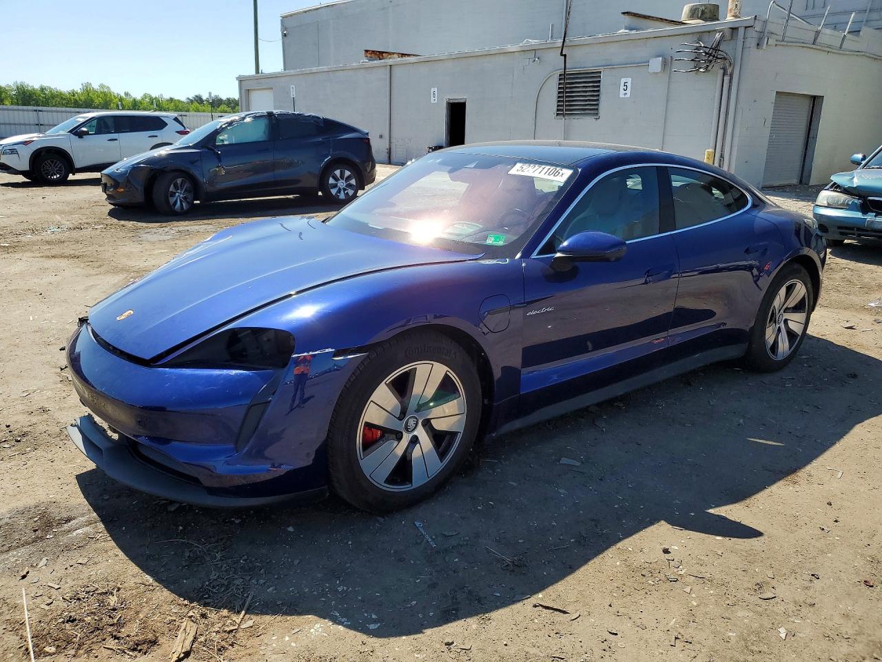 Salvage Porsche Taycan Image
