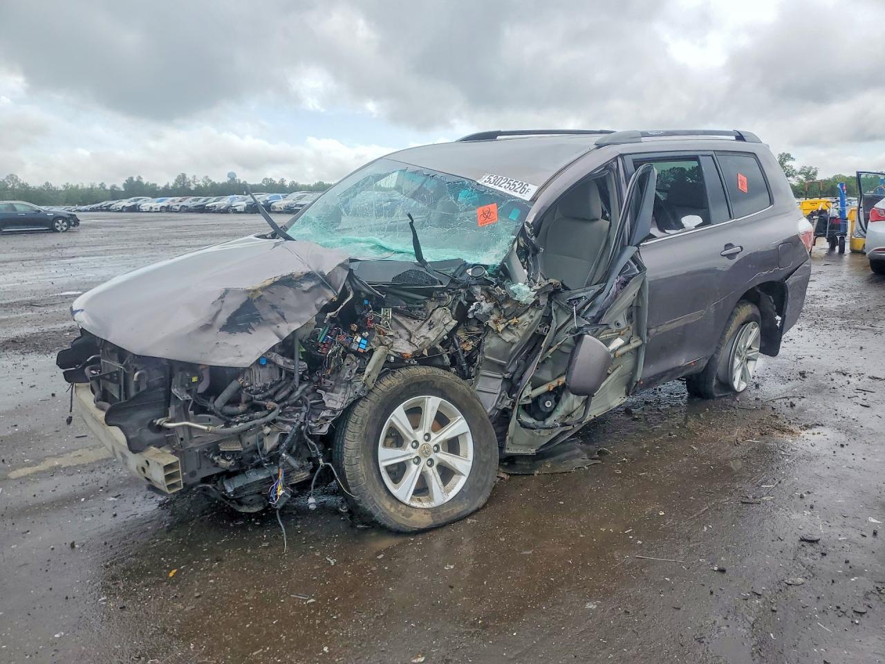 Salvage Toyota Highlander Image