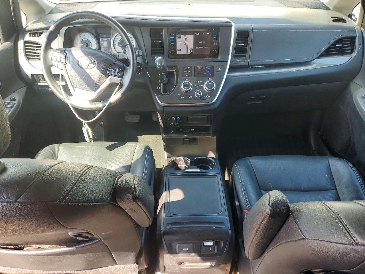Toyota Sienna Se
