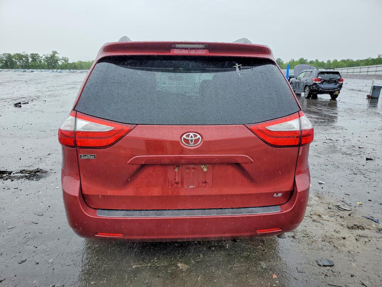 Toyota Sienna Le