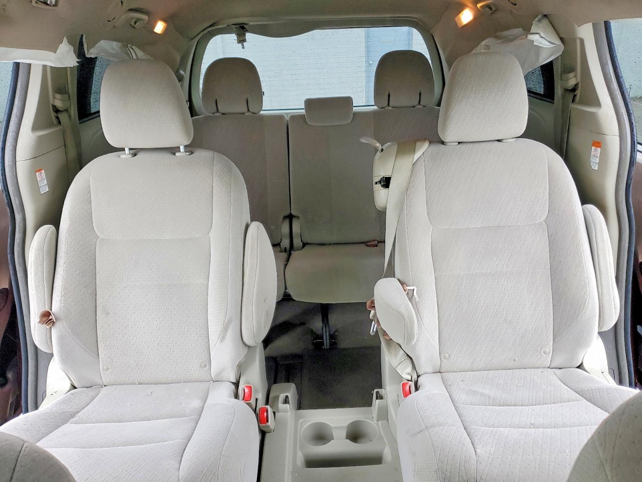 Toyota Sienna Le