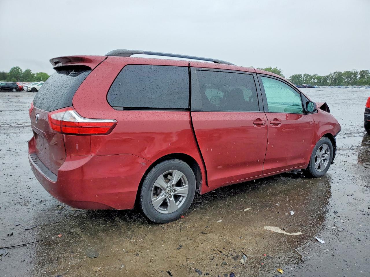 Toyota Sienna Le