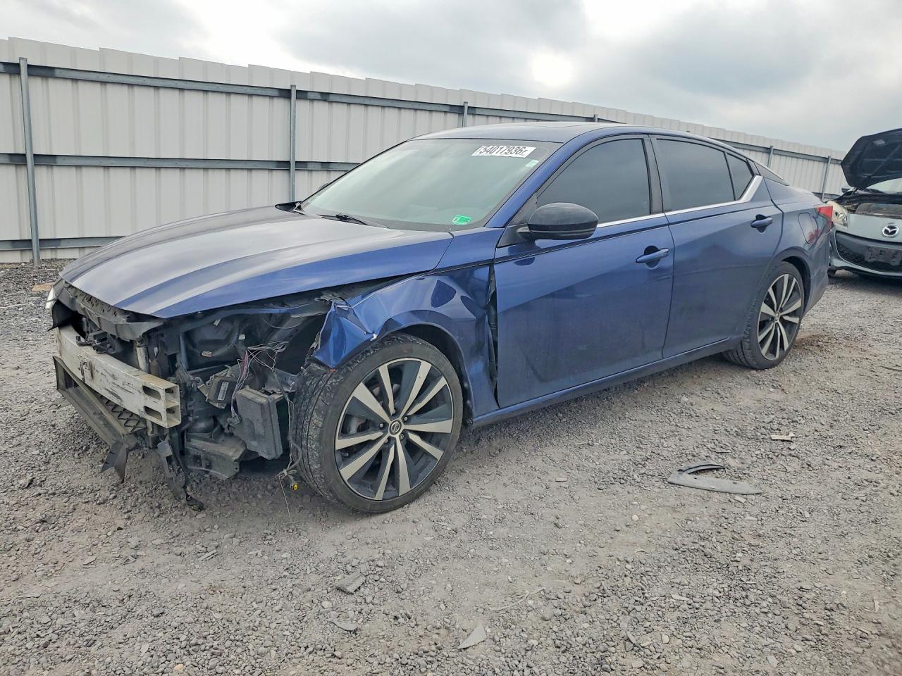 Salvage Nissan Altima Image