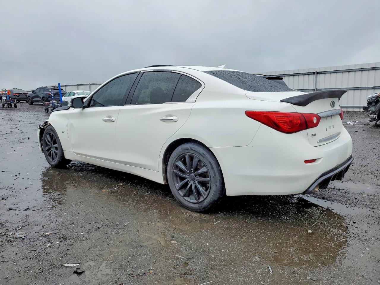 INFINITI Q50 Premium