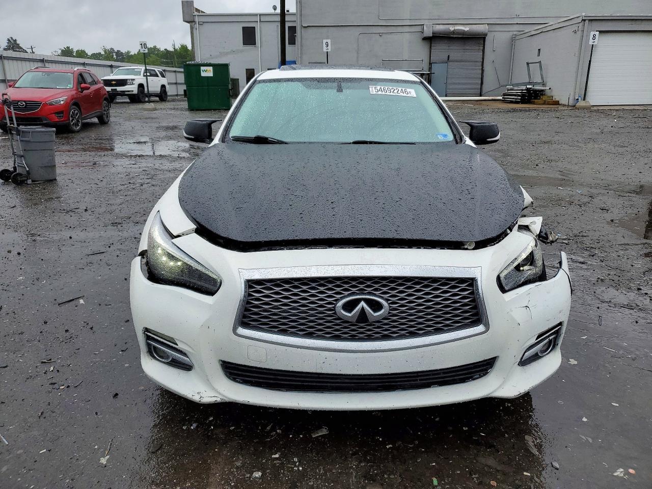INFINITI Q50 Premium
