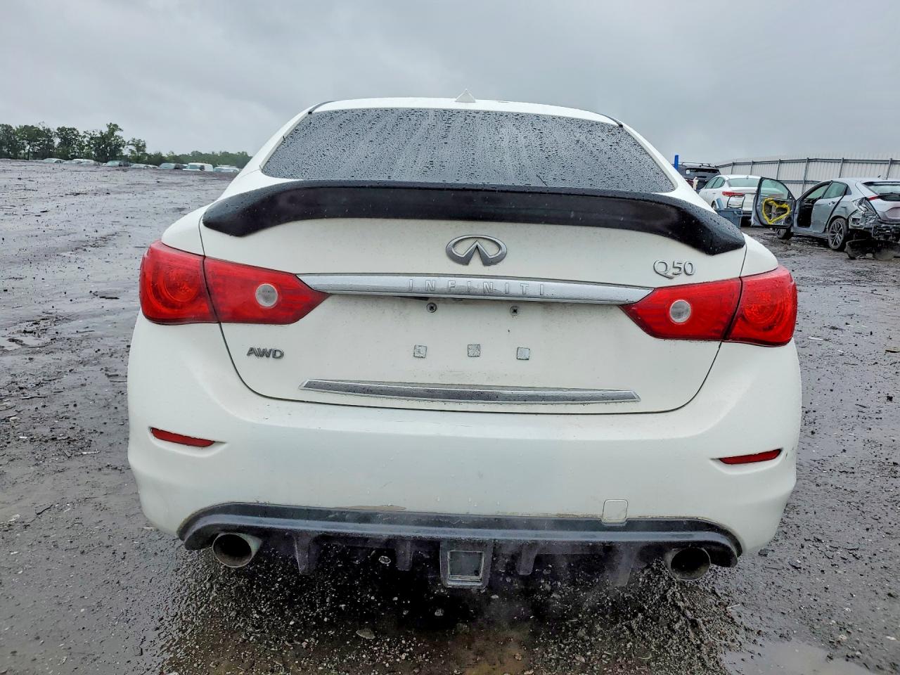INFINITI Q50 Premium