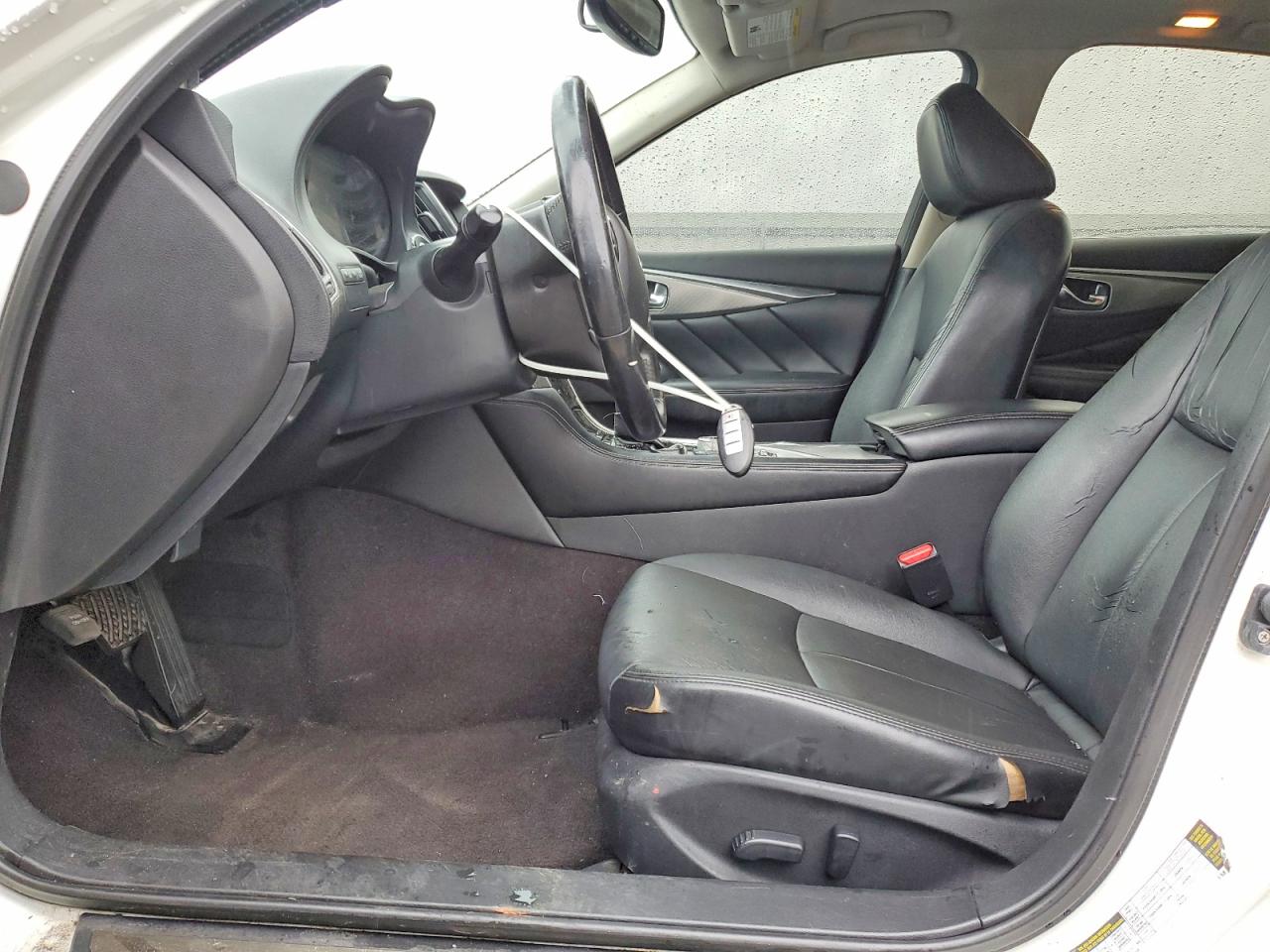 INFINITI Q50 Premium