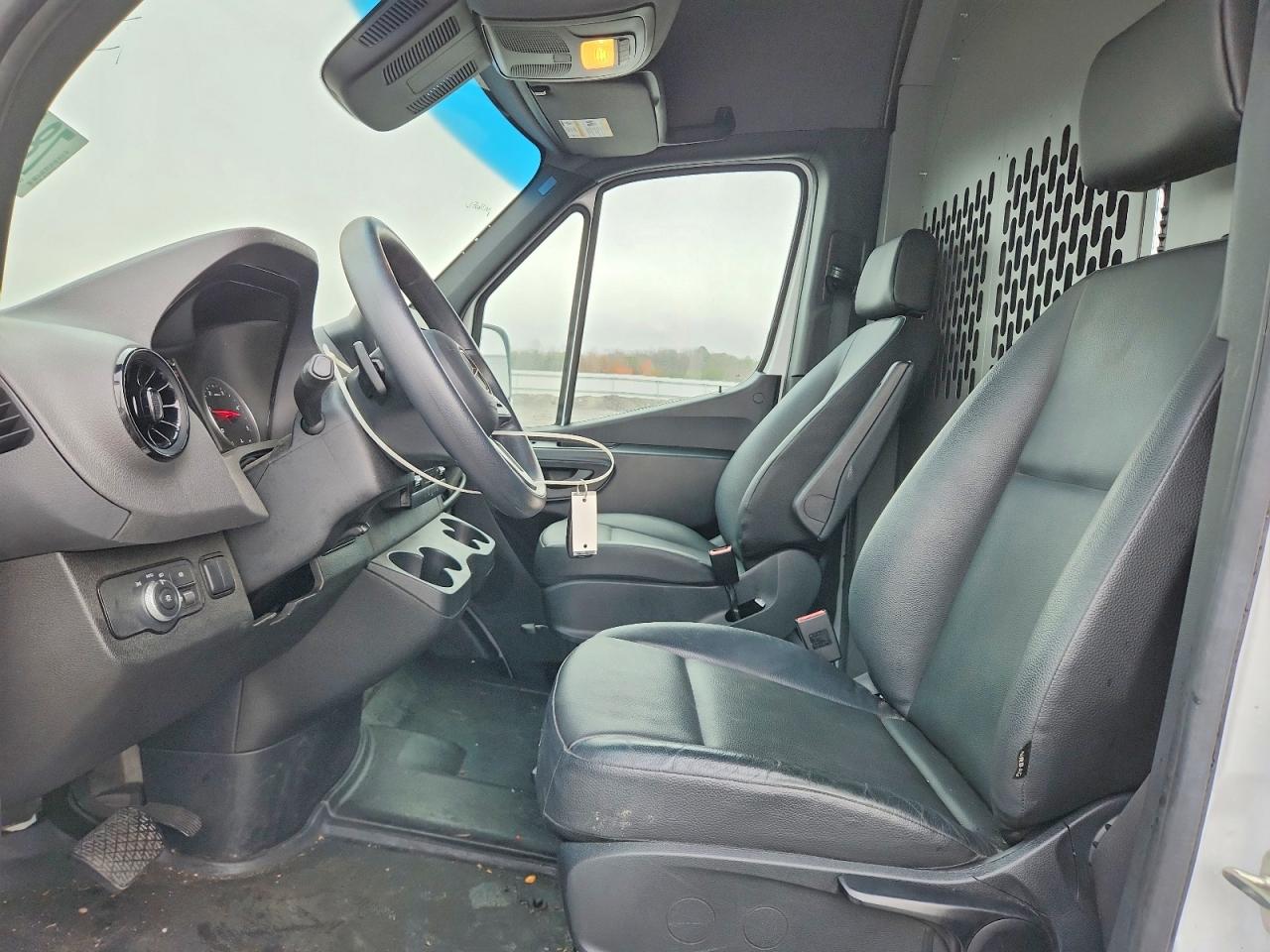 Mercedes-Benz Sprinter 2500