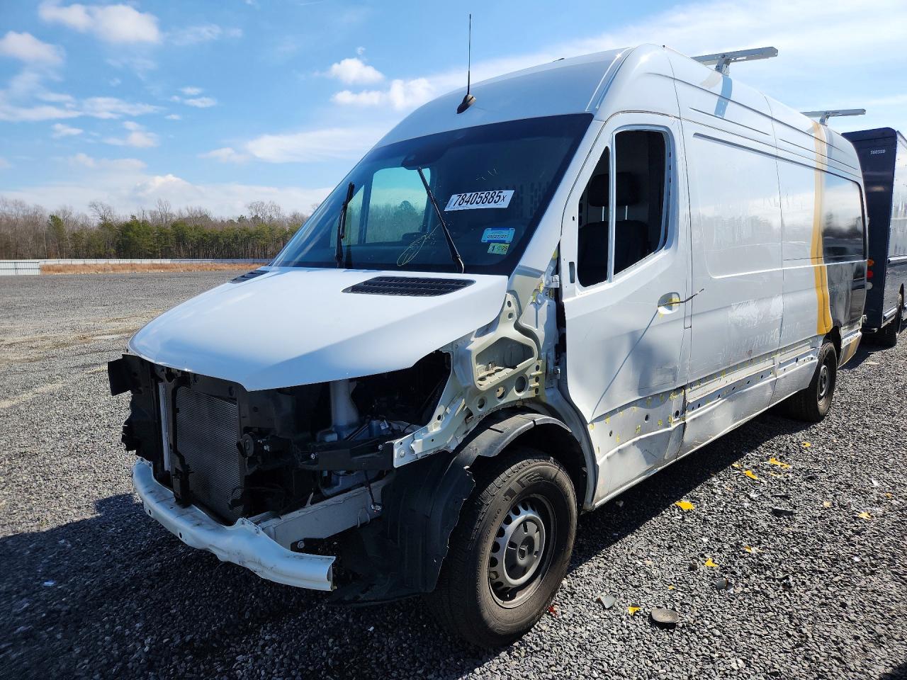 Salvage Mercedes-Benz Sprinter Image