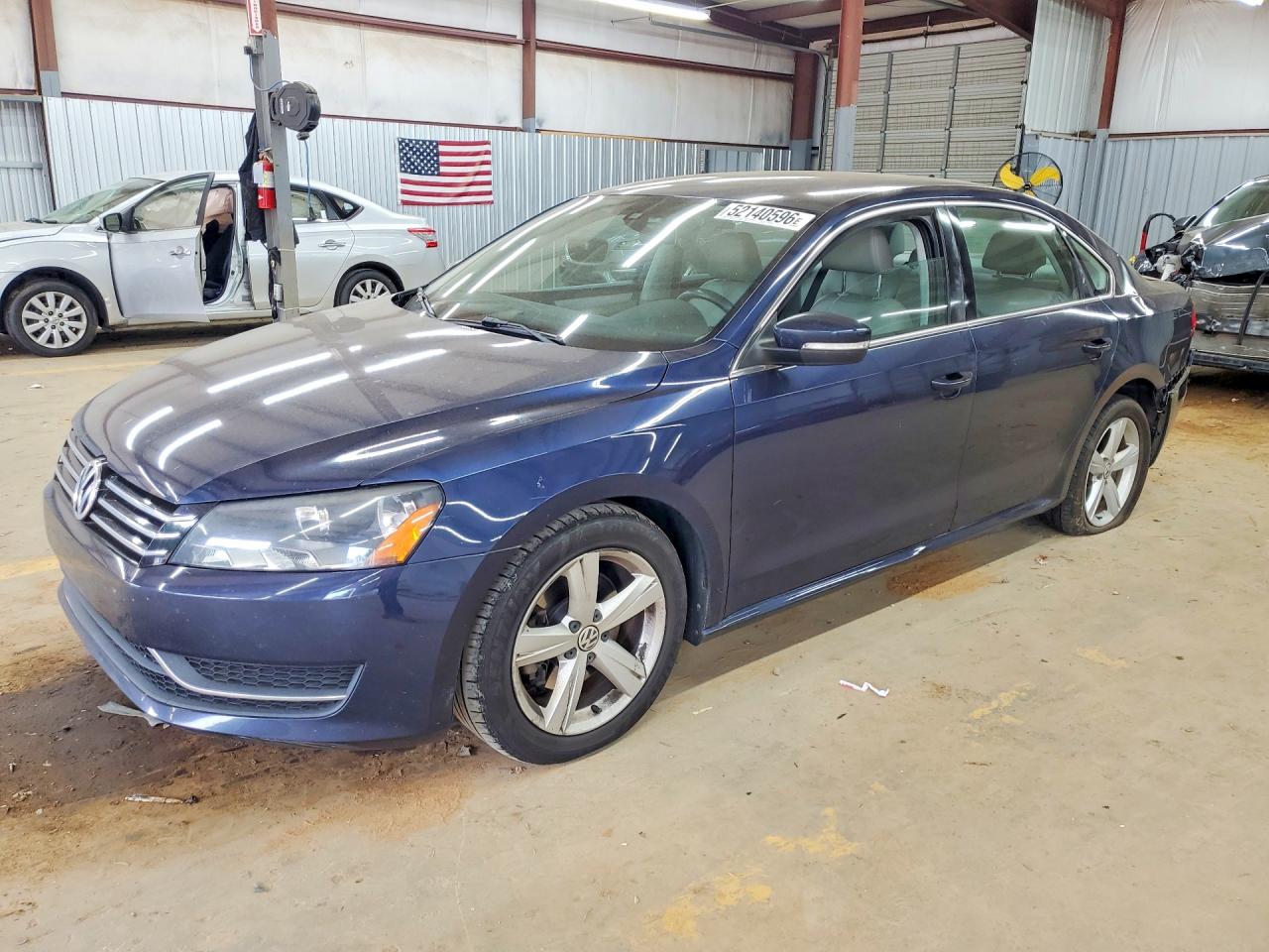 Salvage Volkswagen Passat Image