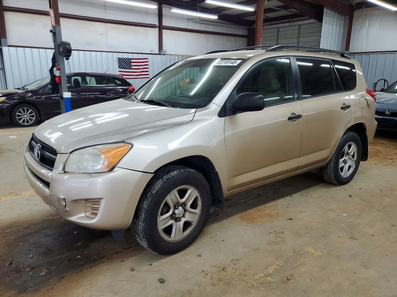 Salvage Toyota RAV4 Image