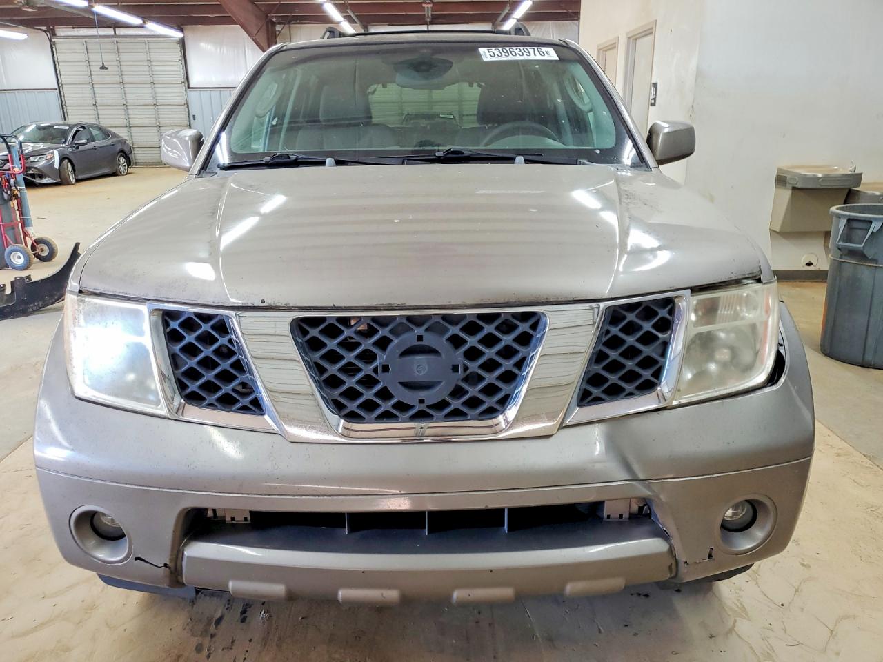 Nissan Pathfinder Xe