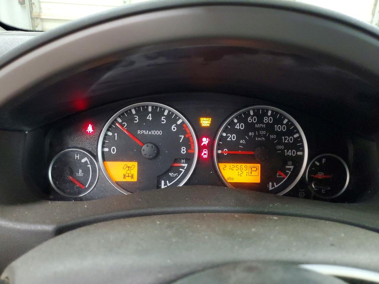 Nissan Pathfinder Xe