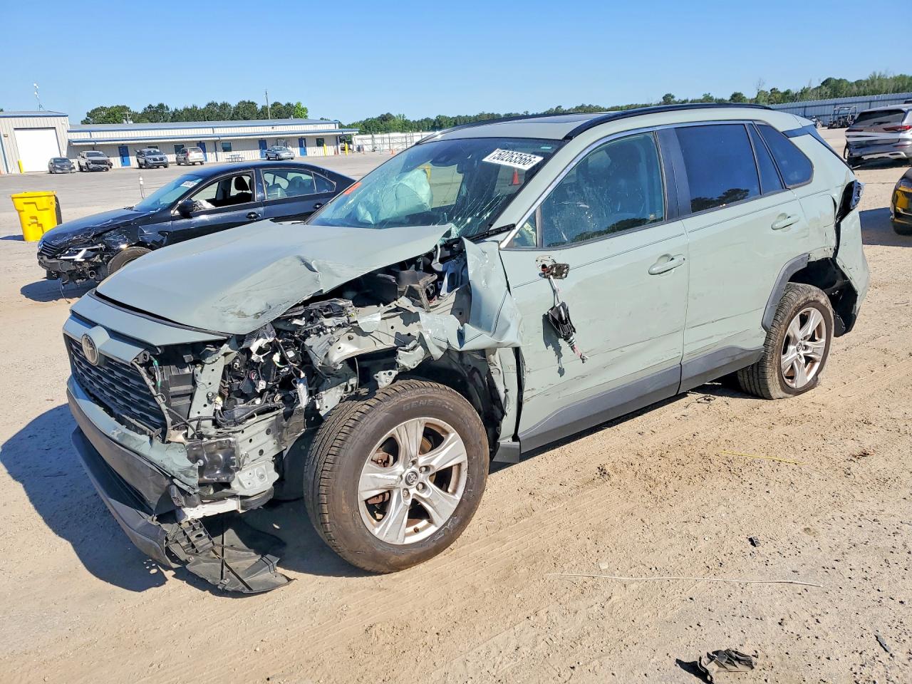 Salvage Toyota RAV4 Image