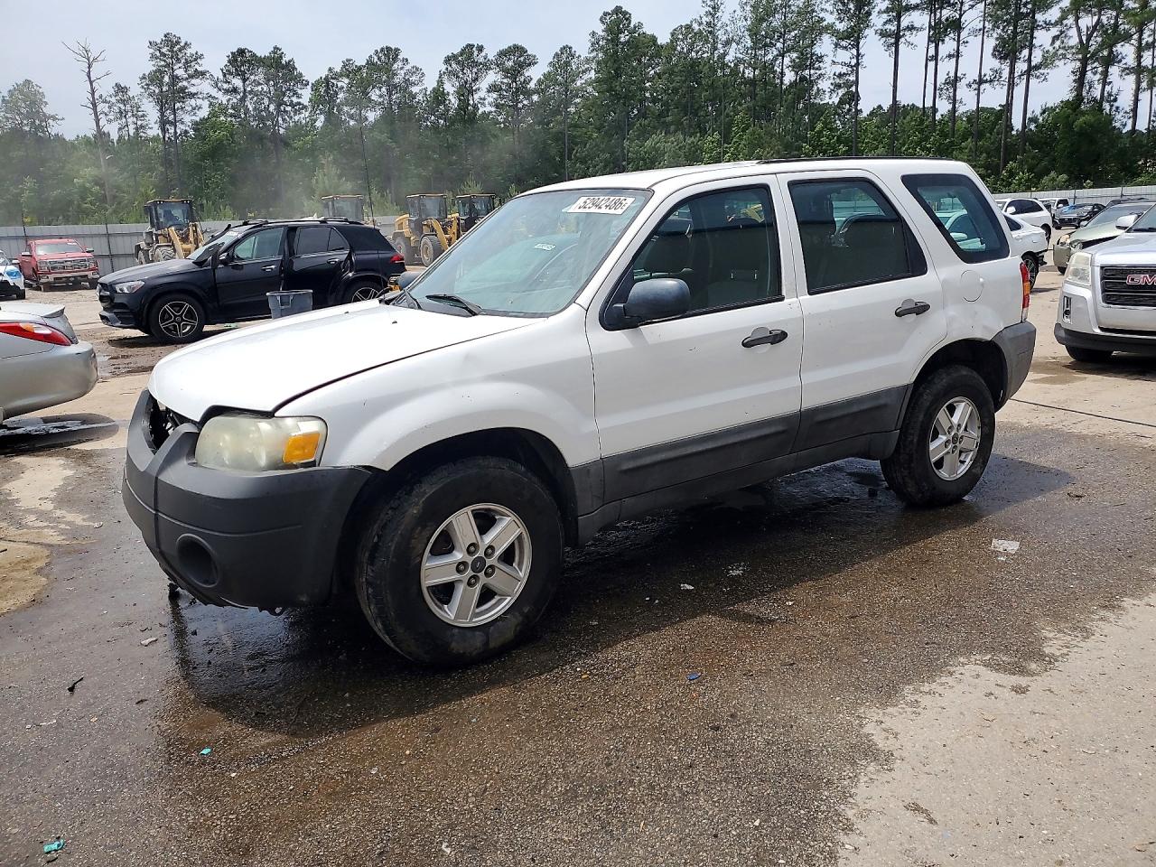 Salvage Ford Escape Image