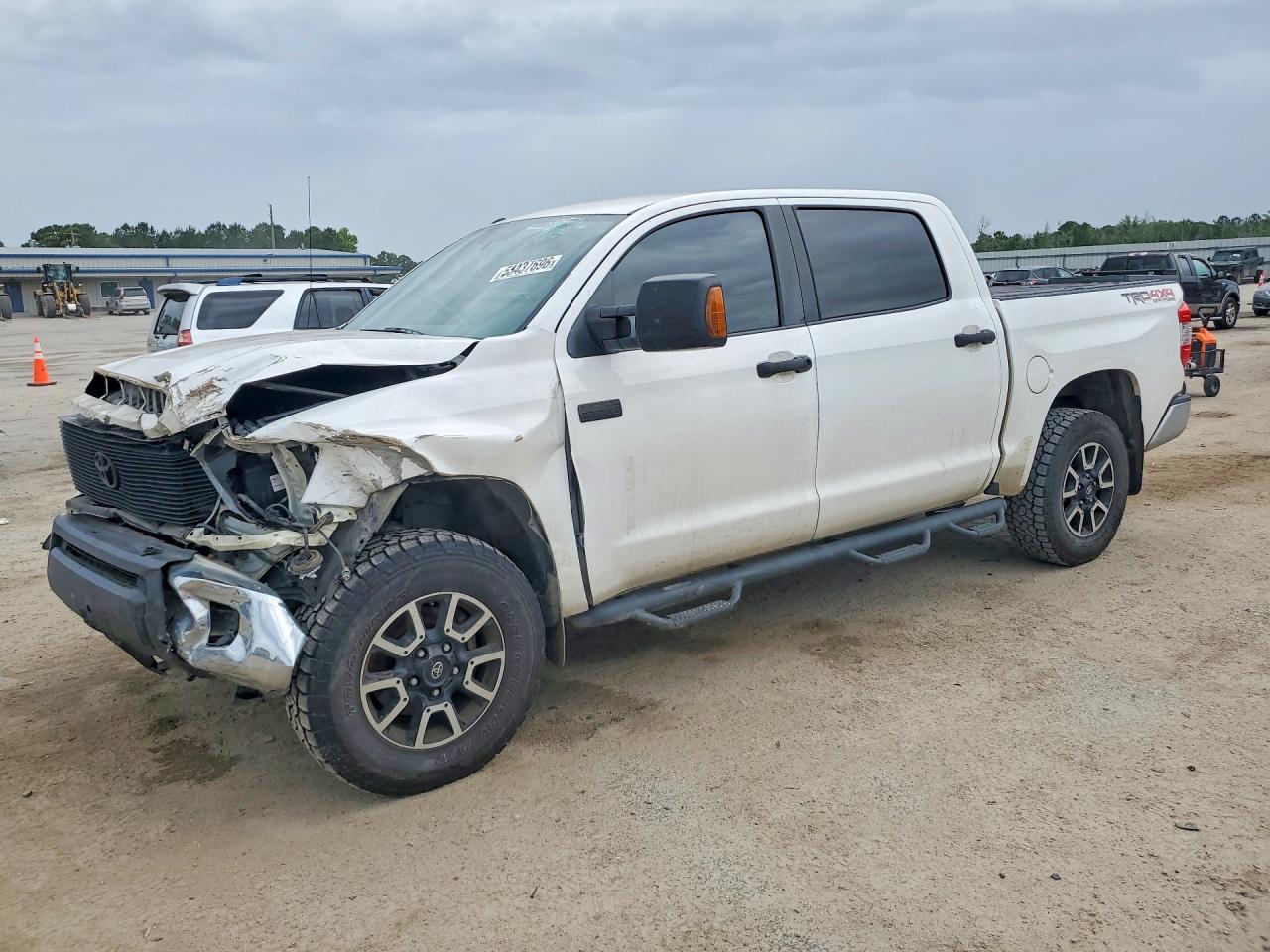 Salvage Toyota Tundra Image