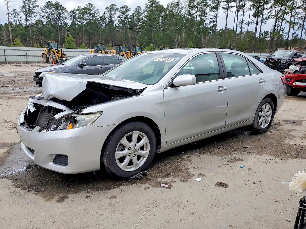 Salvage Toyota Camry Image