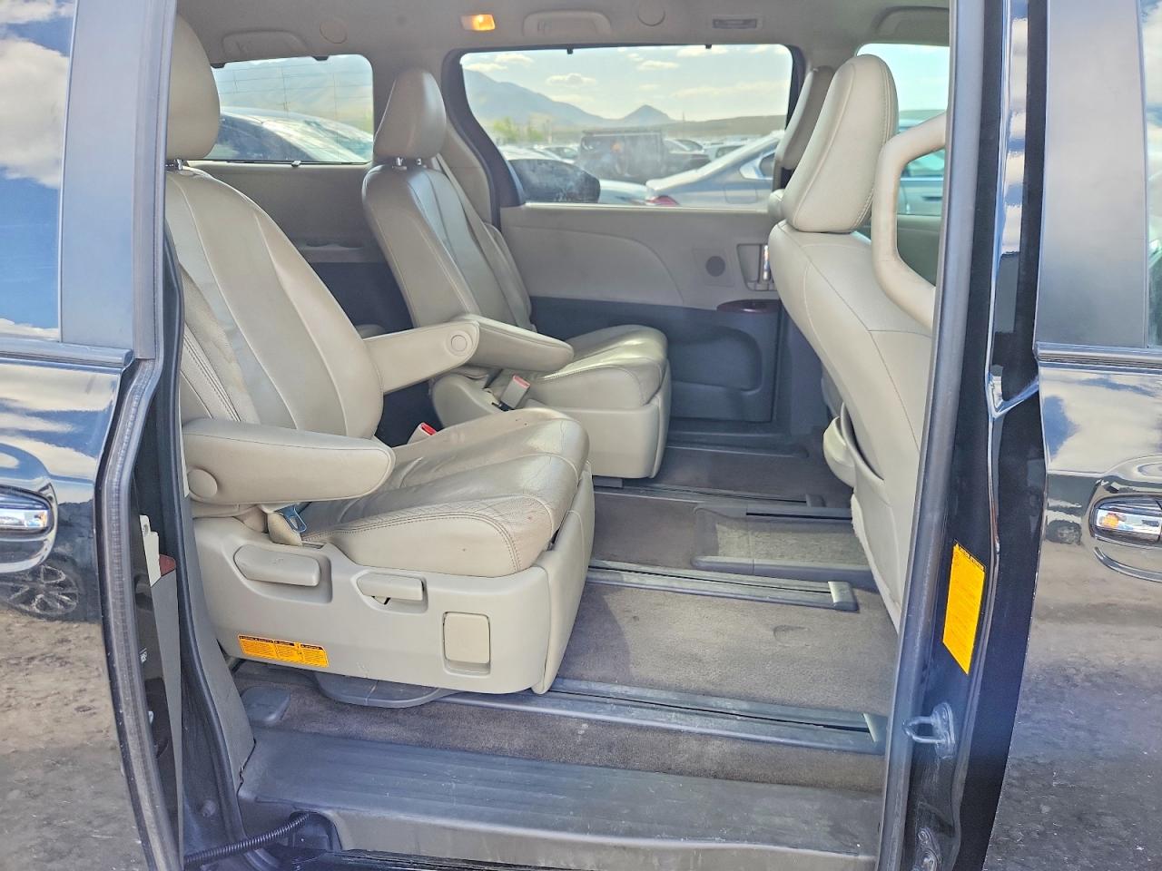 Toyota Sienna Xle 7-passenger