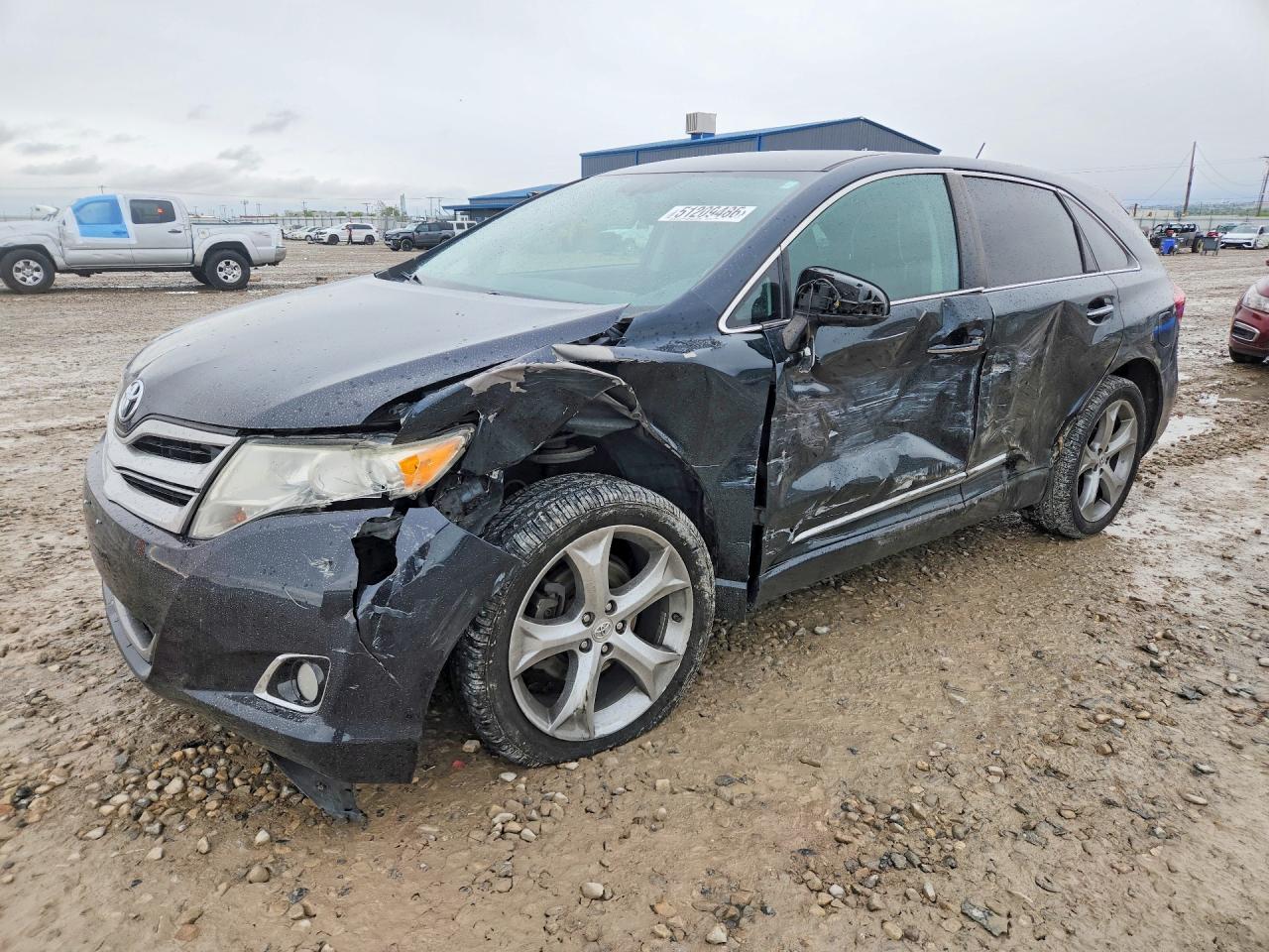 Salvage Toyota Venza Image