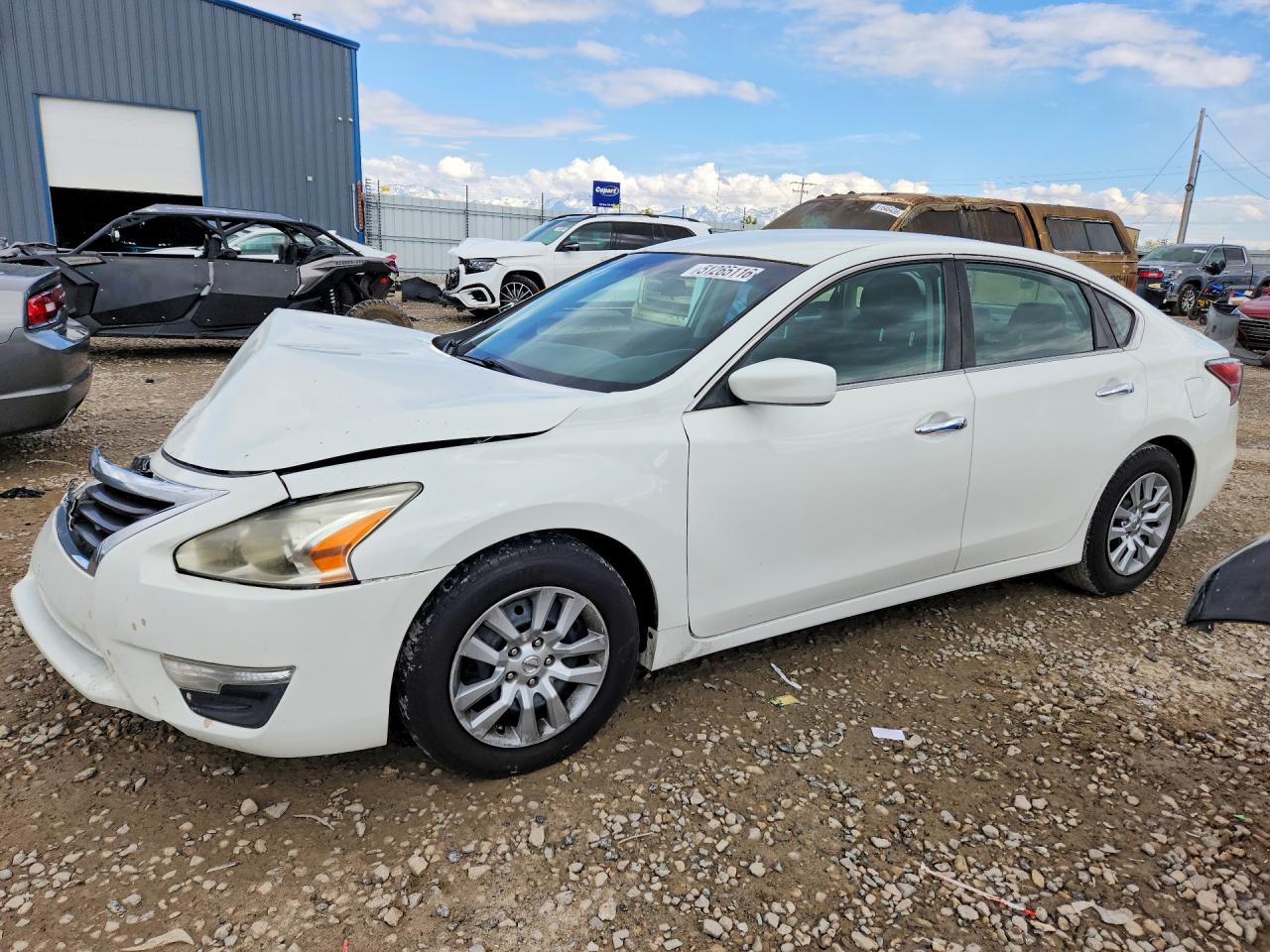 Salvage Nissan Altima Image