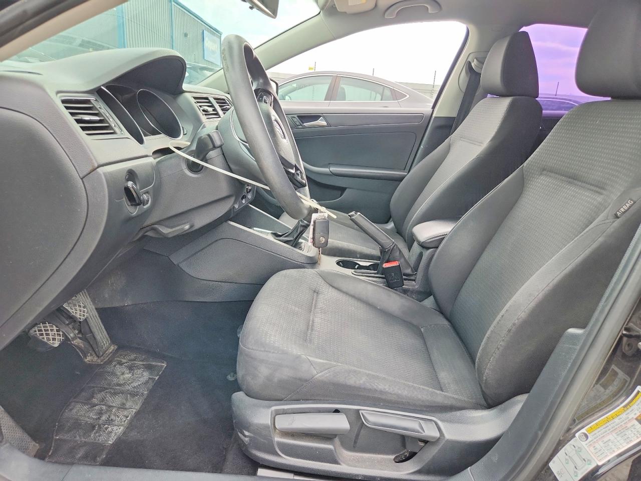 Volkswagen Jetta S