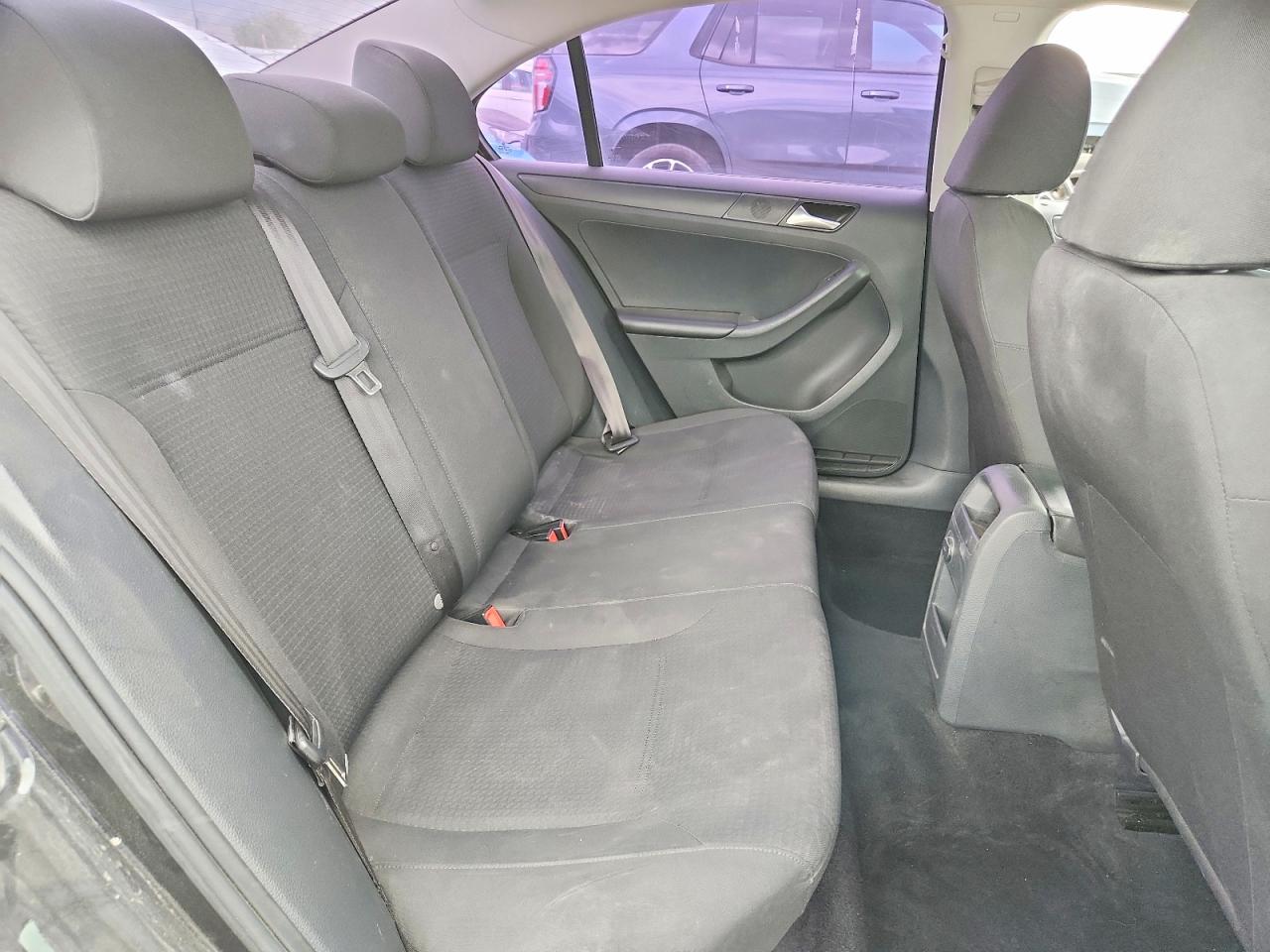 Volkswagen Jetta S