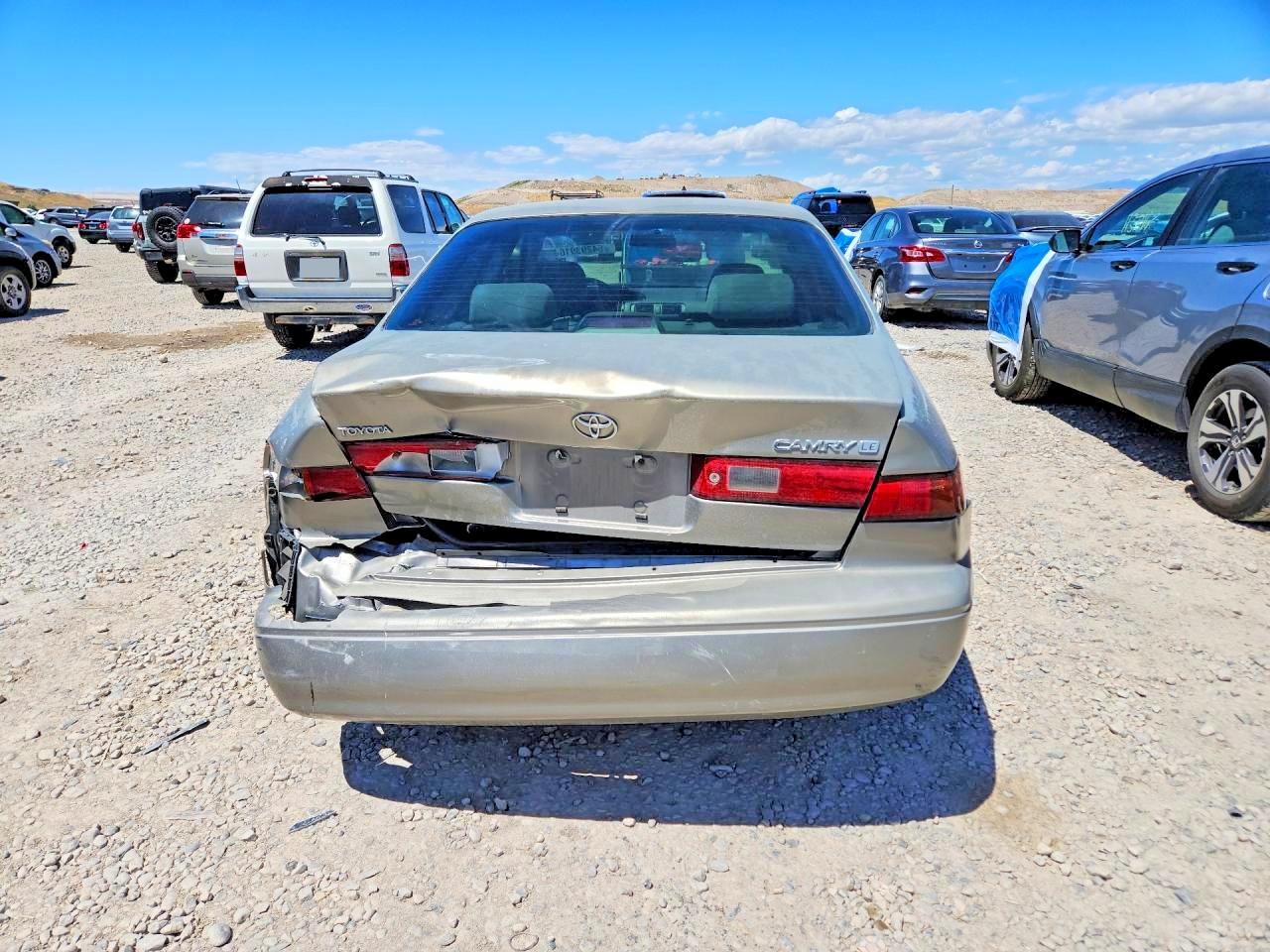 Toyota Camry Le