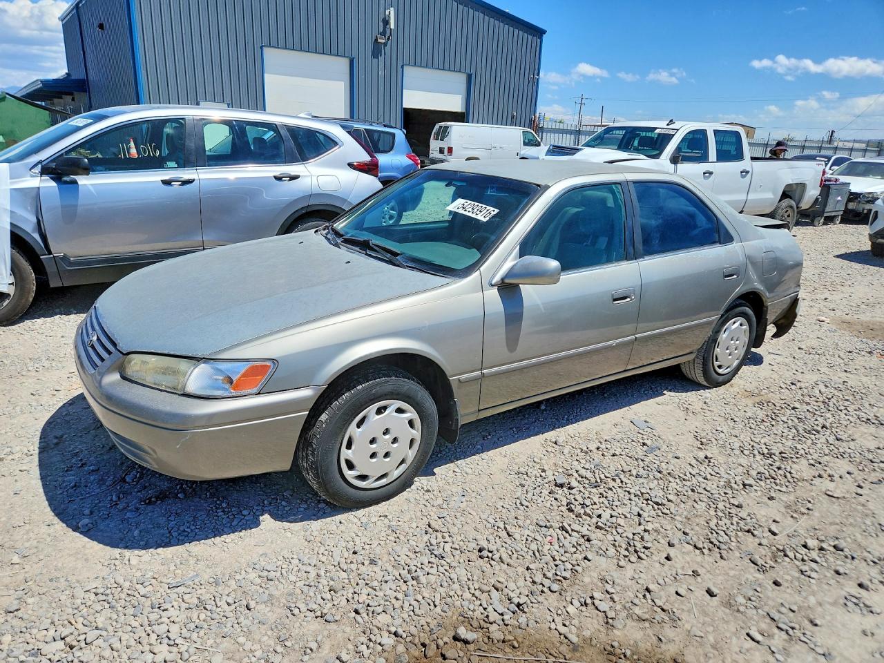 Salvage Toyota Camry Image