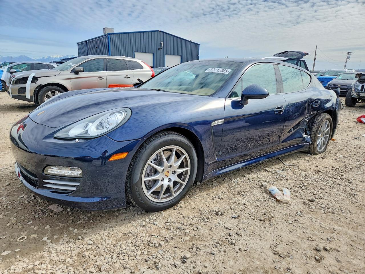 Salvage Porsche Panamera Image