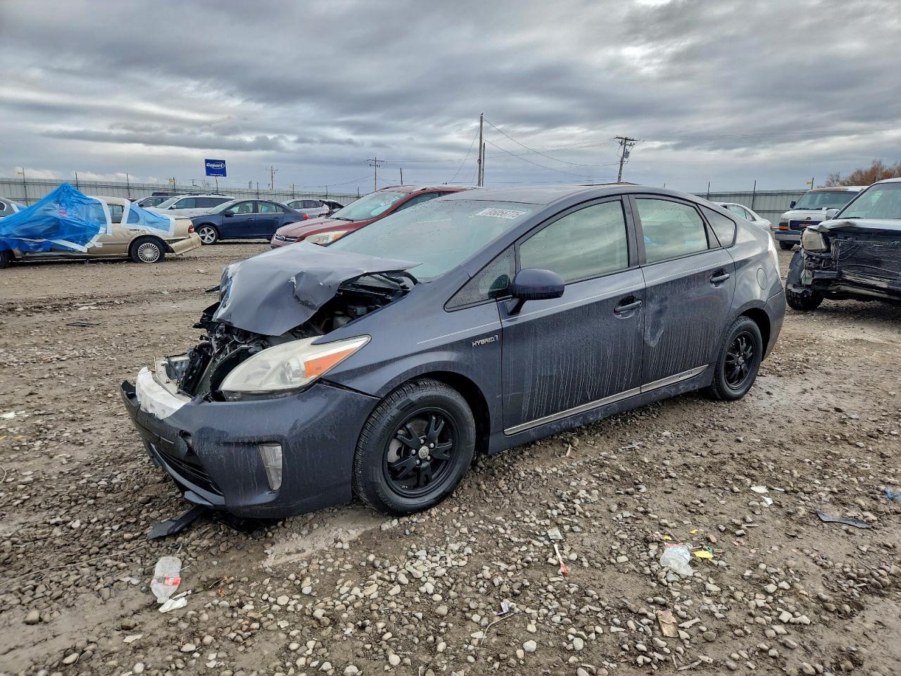 Salvage Toyota Prius Image