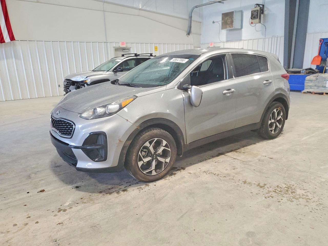 Salvage Kia Sportage Image