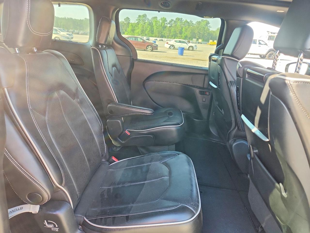 Chrysler Pacifica Limited