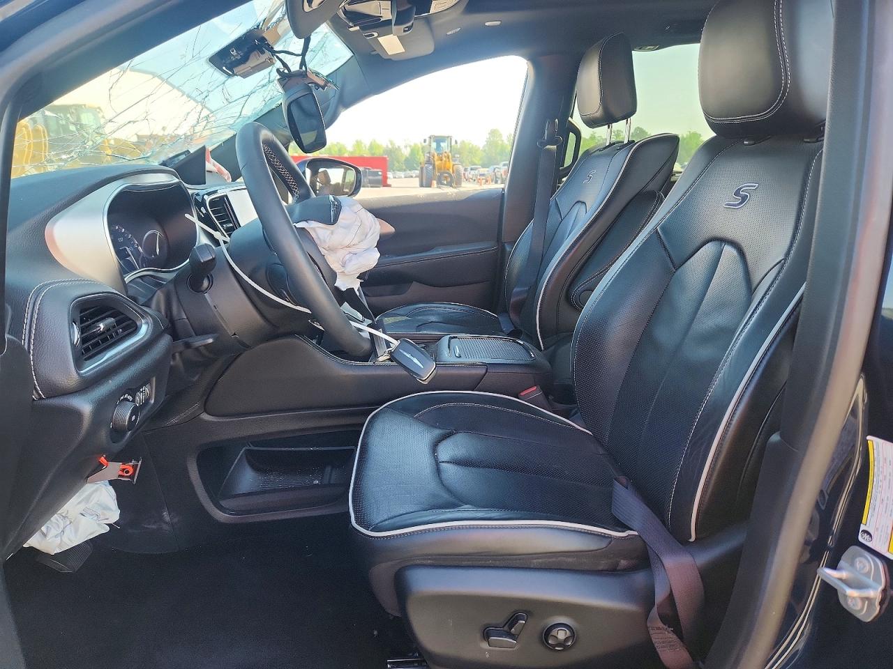 Chrysler Pacifica Limited