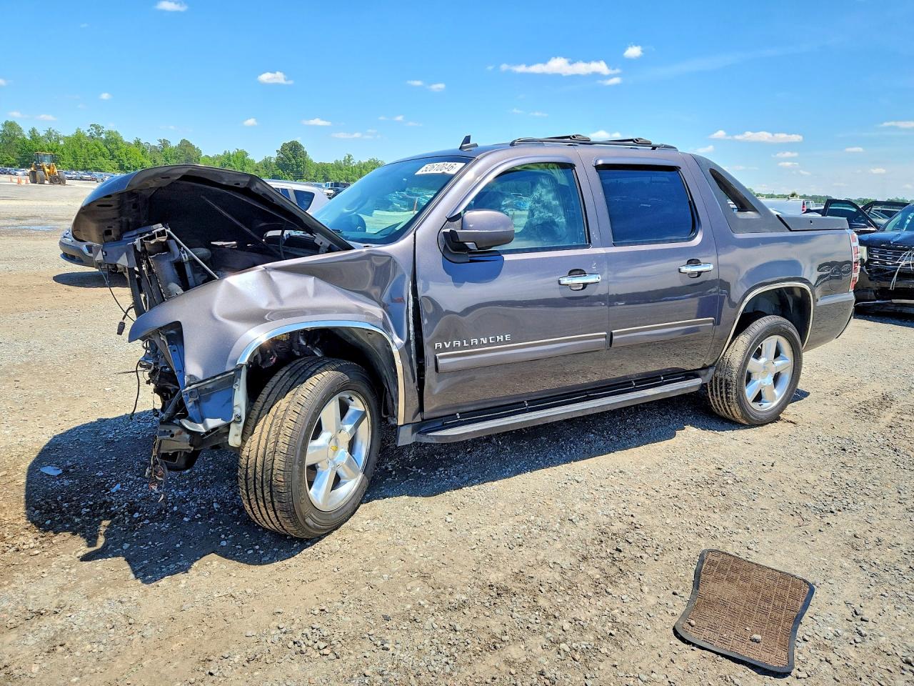 Salvage Chevrolet Avalanche Image