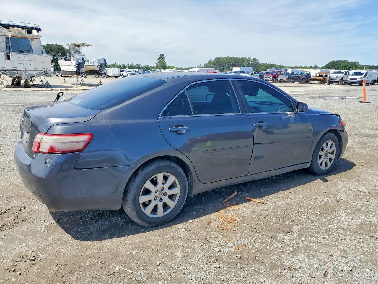 Toyota Camry Xle V6