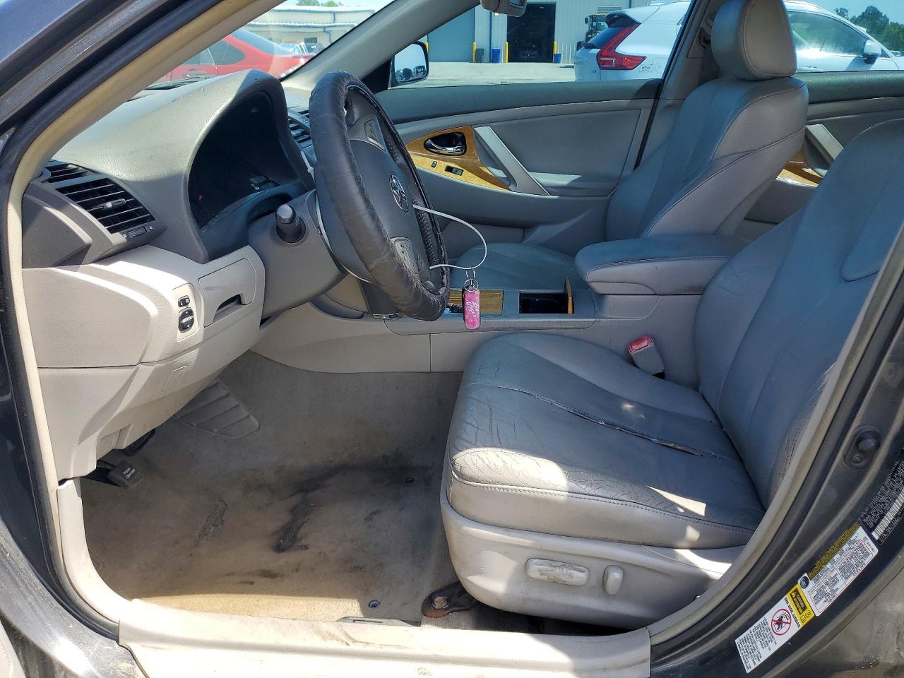 Toyota Camry Xle V6