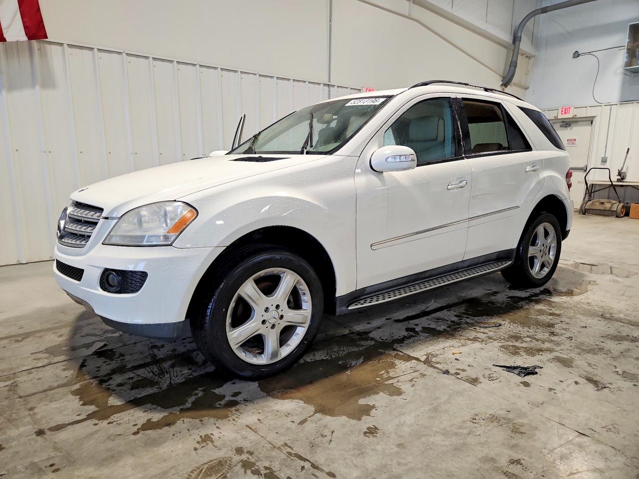 Salvage Mercedes-Benz M-Class Image