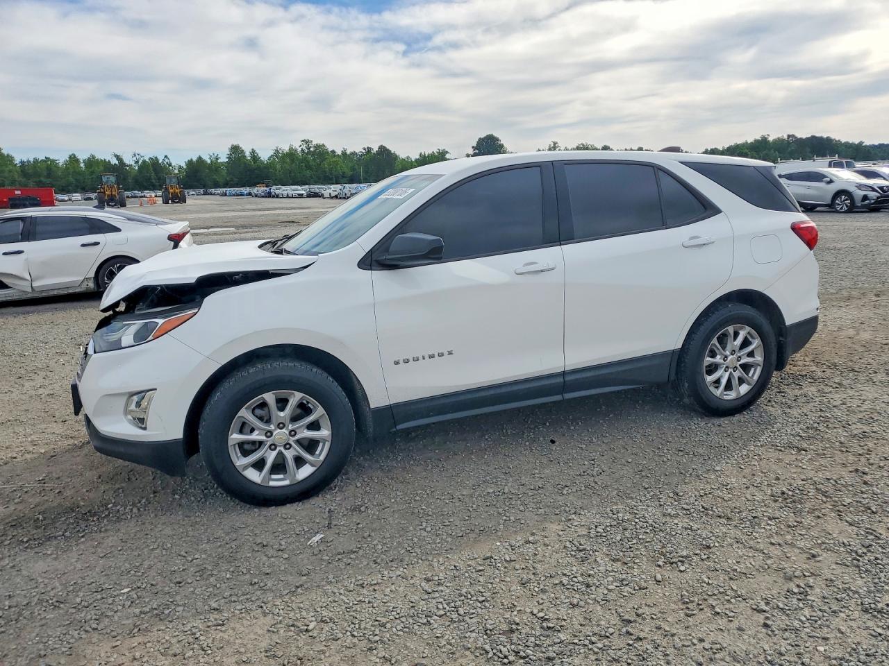 Salvage Chevrolet Equinox Image