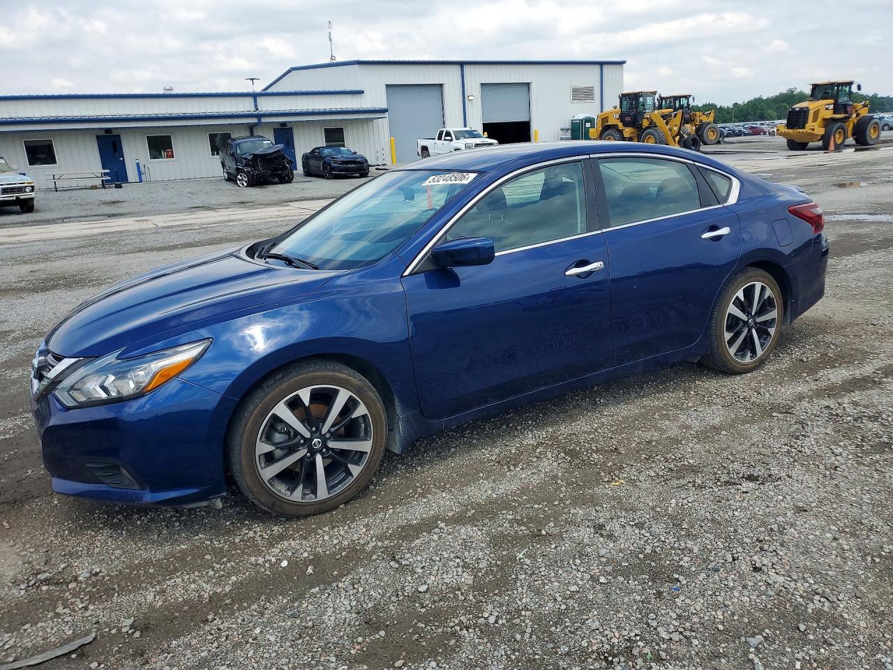 Salvage Nissan Altima Image