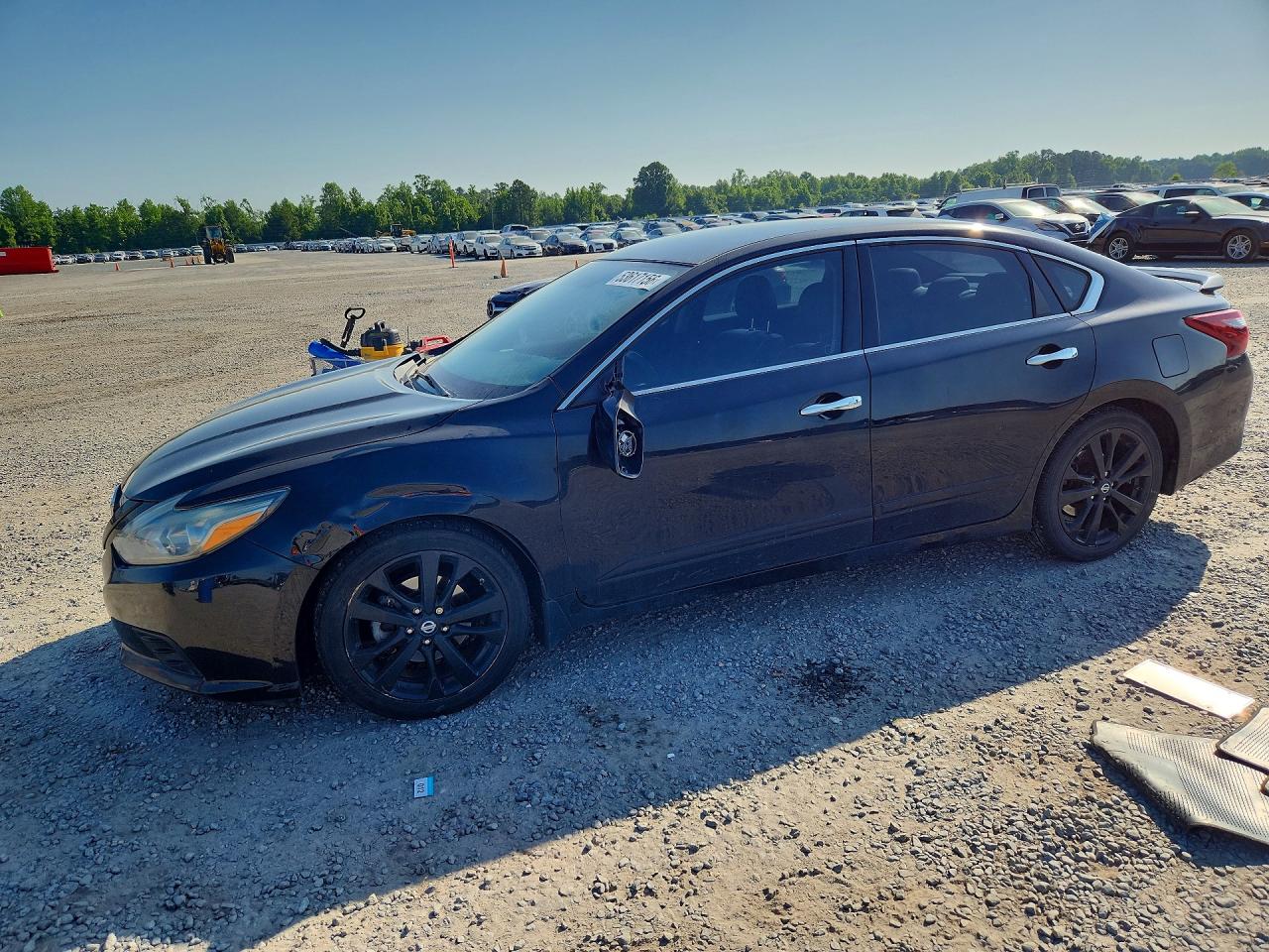Salvage Nissan Altima Image