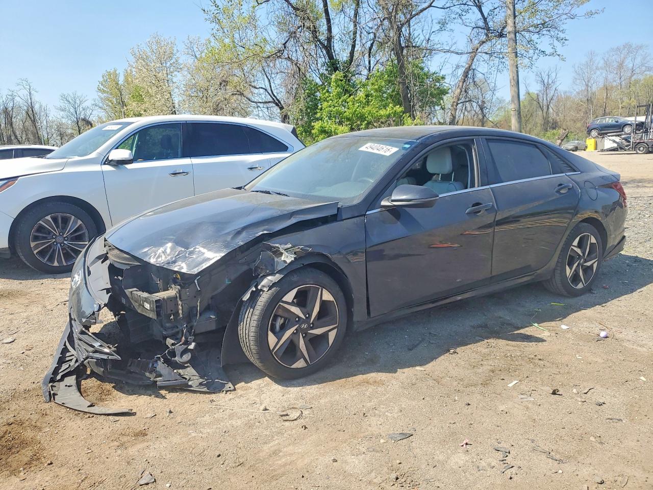 Salvage Hyundai ELANTRA Image