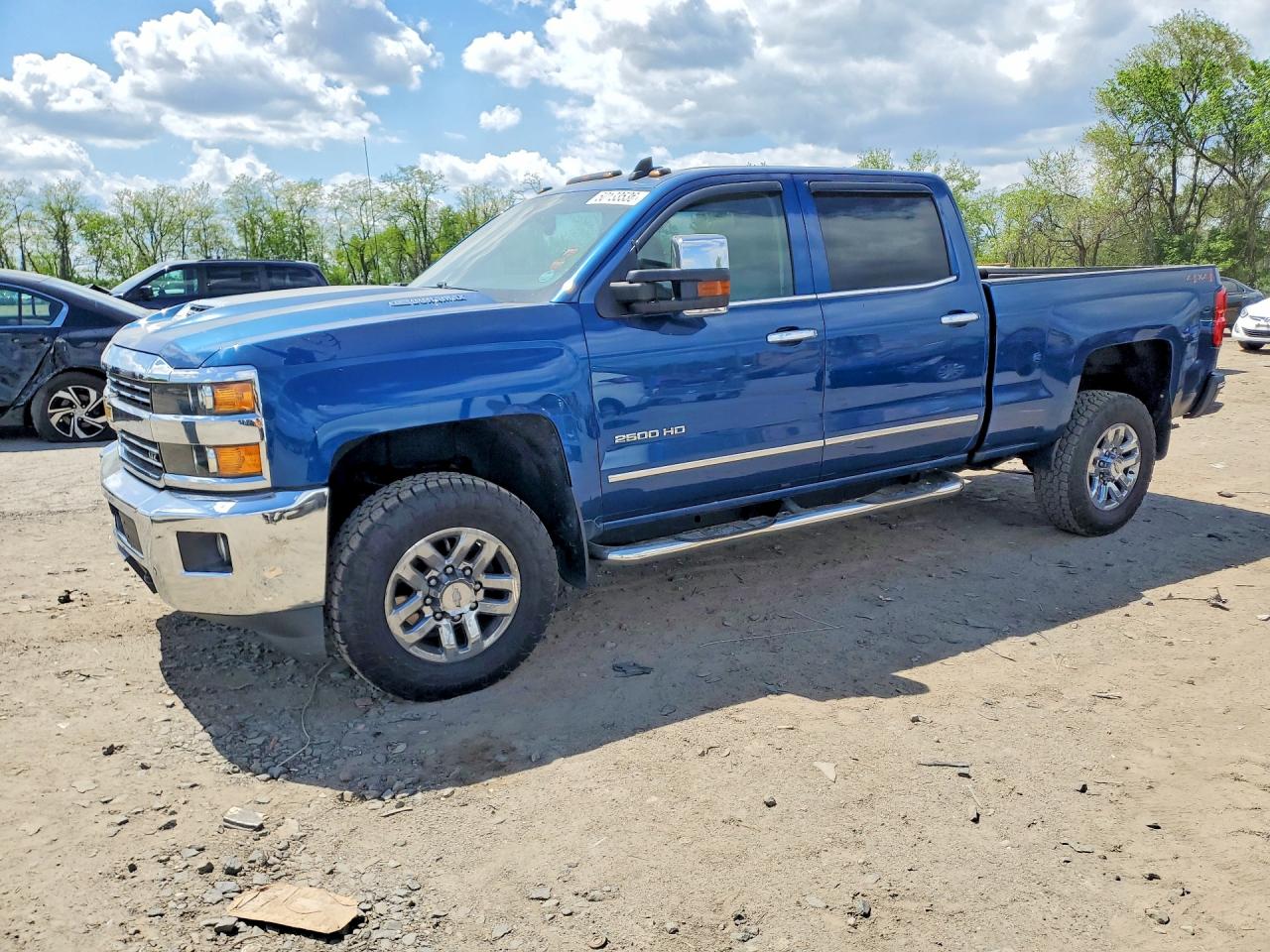 Salvage Chevrolet Silverado Image