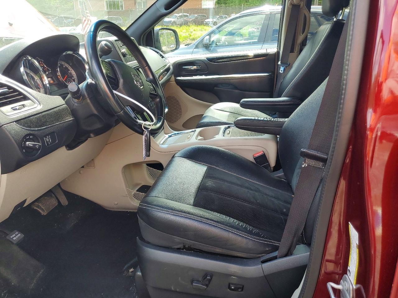 Dodge Caravan Sxt
