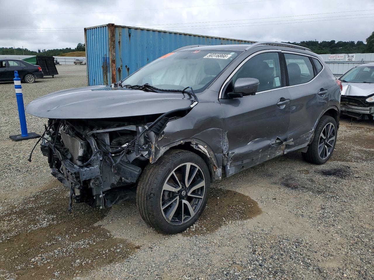Salvage Nissan Rogue Image