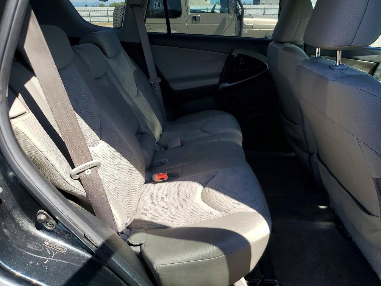 Toyota RAV4 Base