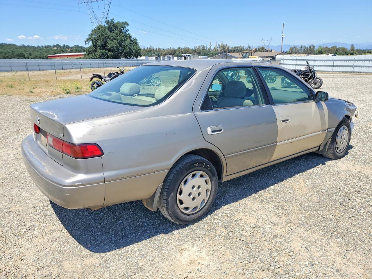 Toyota Camry Le