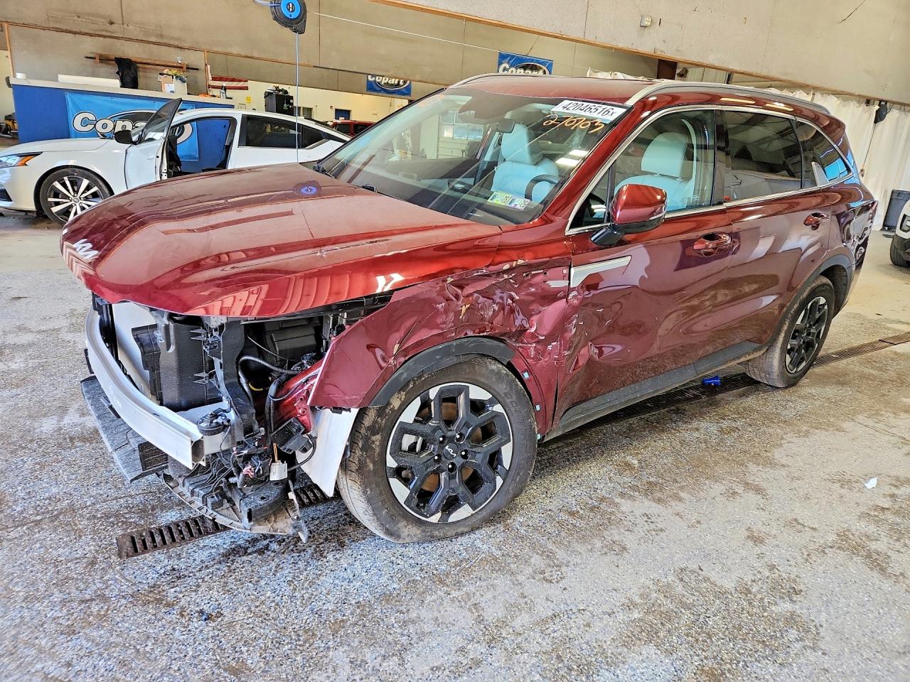Salvage Kia Sorento Image