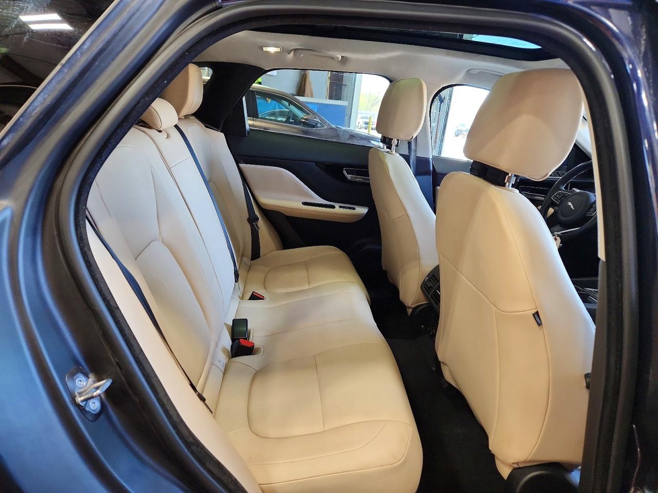 Jaguar F-PACE Premium