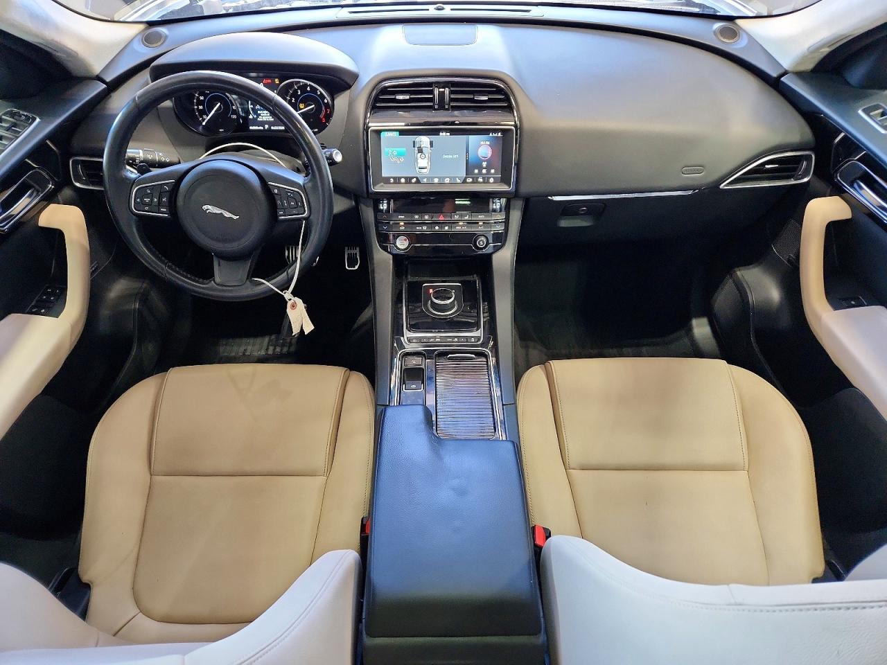 Jaguar F-PACE Premium