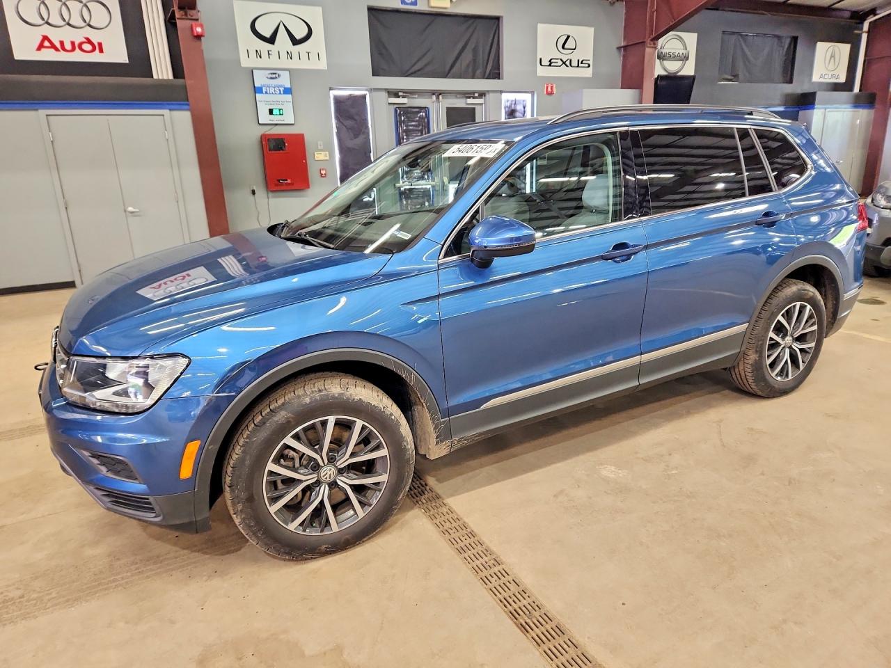 Salvage Volkswagen Tiguan Image